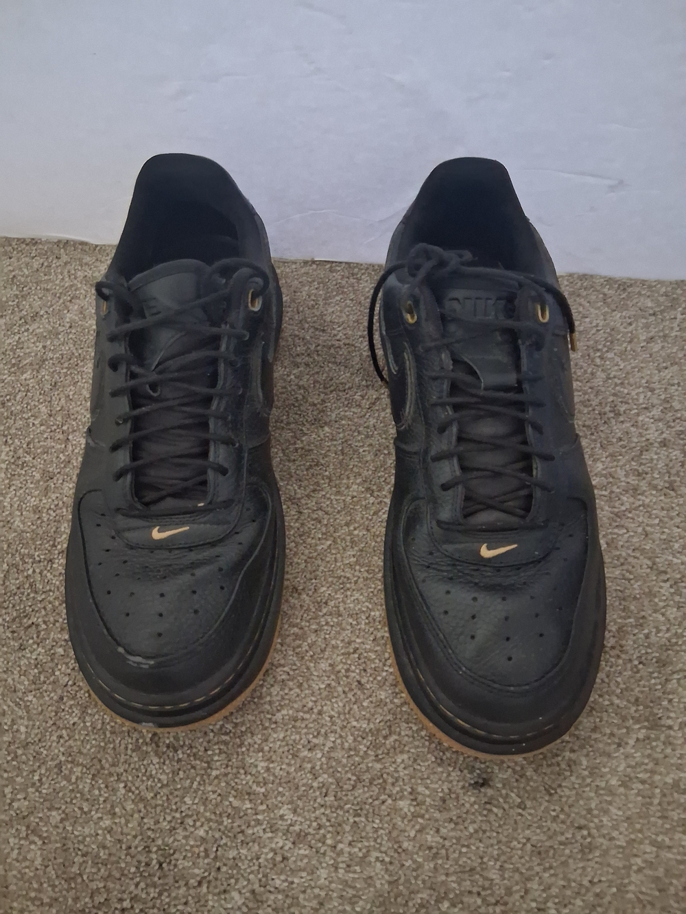 Nike Men’s Black Leather Sneakers with Gum Sole Make Offer!!!!!! - Picture 7 of 9